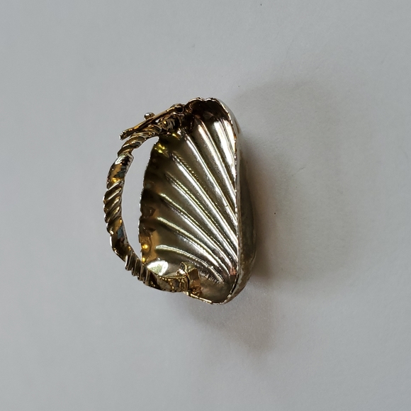 Vintage Silver Plated Shell Scarf Clip - Picture 3 of 7